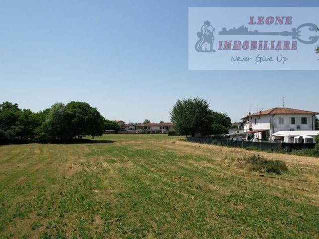 Terreno in vendita a Marzano, Lombardia