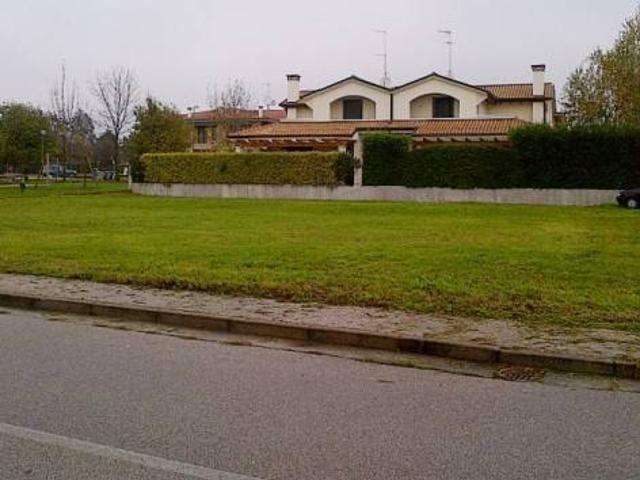 Terreno in vendita a Maserada Sul Piave, Veneto