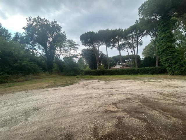 Terreno in vendita a Marina Di Massa, Toscana
