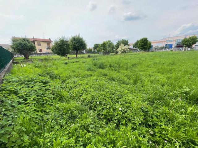 Terreno in vendita a Medolago, Lombardia
