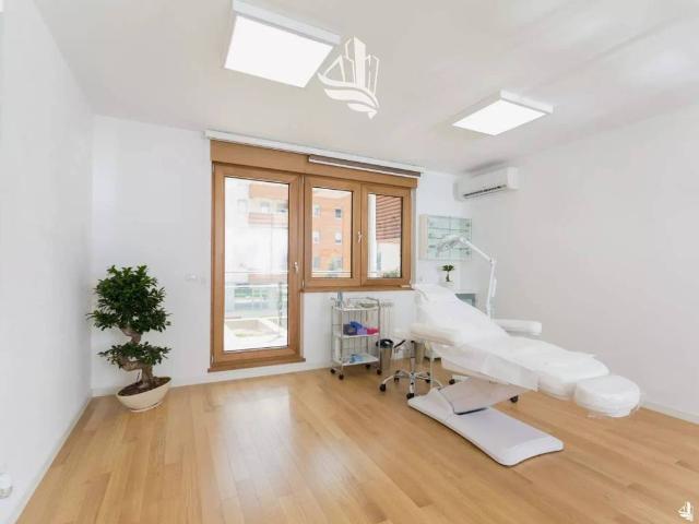 Locale Commerciale in vendita a Burggrafenamt - Burgraviato, Merano - Meran
