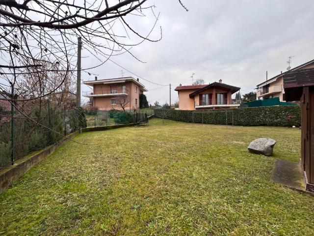 Terreno in vendita a Pagnano, Merate