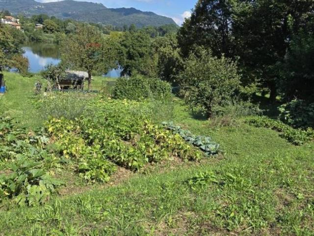 Terreno in vendita a Sartirana, Merate