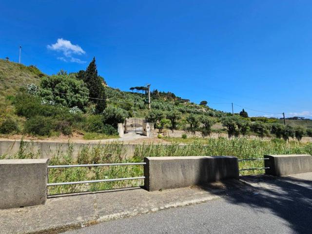 Terreno in vendita a Marotta, Messina