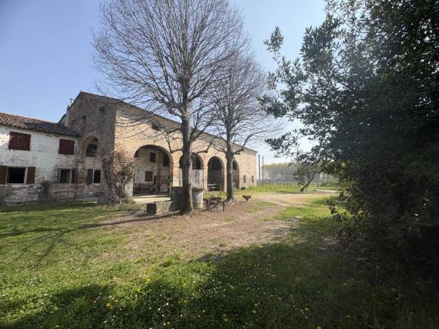Terreno in vendita a Mestrino, Veneto