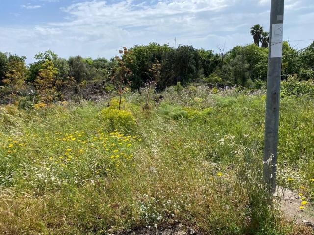 Terreno in vendita a Misterbianco, Sicilia