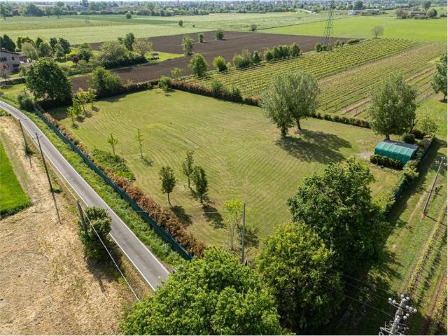 Terreno in vendita a San Faustino-Madonnina-Quattroville, Modena