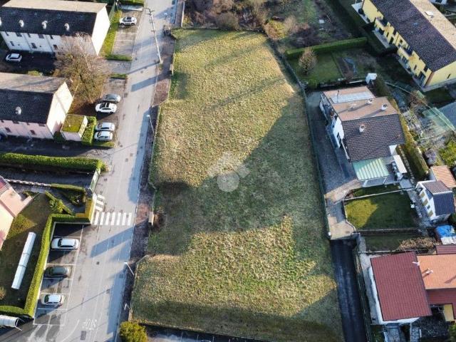 Terreno in vendita a Molteno, Lombardia