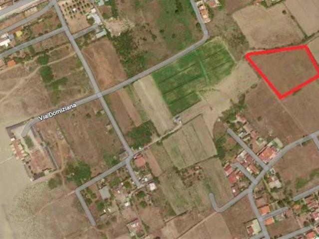 Terreno in vendita a Mondragone, Caserta