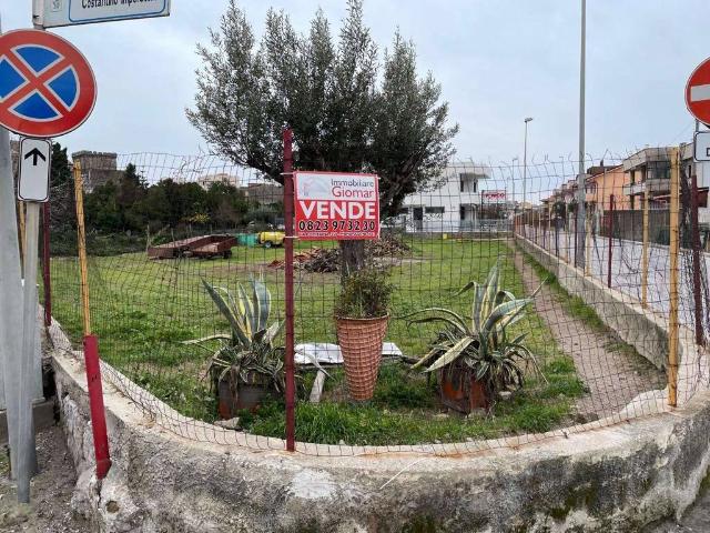 Terreno in vendita a Mondragone, Campania