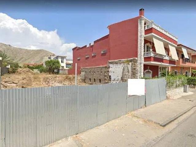 Terreno in vendita a Mondragone, Campania