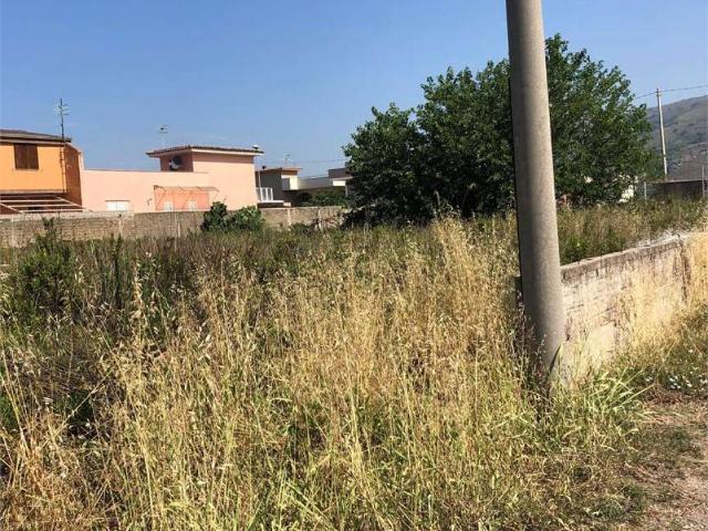 Terreno in vendita a Mondragone, Campania