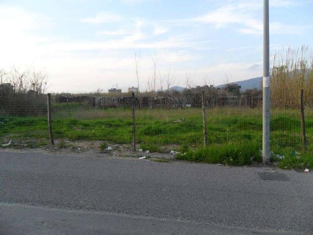Terreno in vendita a Mondragone, Campania