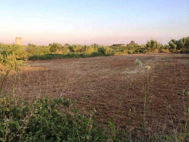 Terreno in vendita a Mondragone, Campania