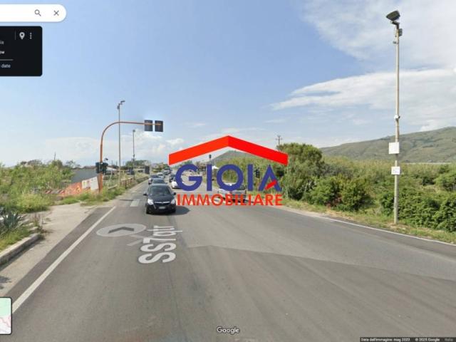 Terreno in vendita a Mondragone, Campania