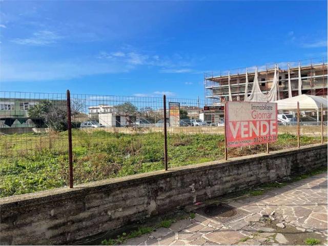 Terreno in vendita a Mondragone, Campania
