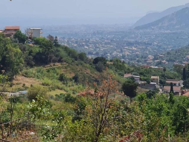 Terreno in vendita a Villaggio Santa Rosalia, Monreale