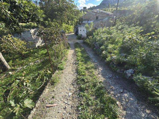 Terreno in vendita a Pezzingoli, Monreale
