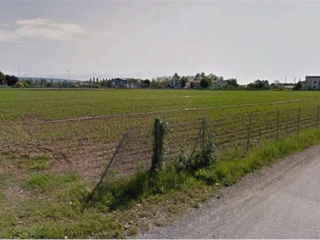 Terreno in vendita a Montebelluna, Veneto