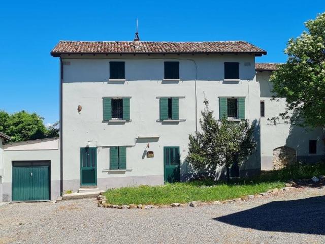 Terreno in vendita a Montecalvo Versiggia, Lombardia