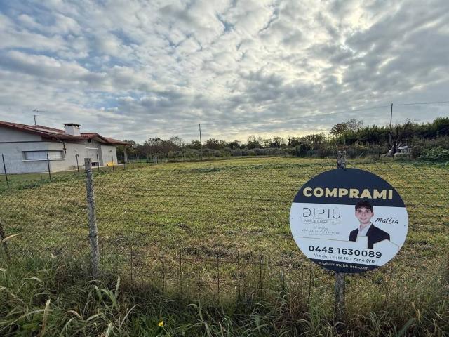Terreno in vendita a Montecchio Precalcino, Veneto