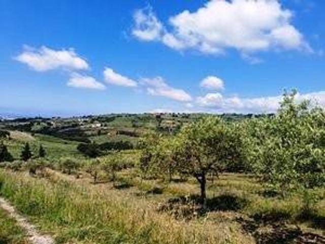 Terreno in vendita a Montecorvino Pugliano, Campania