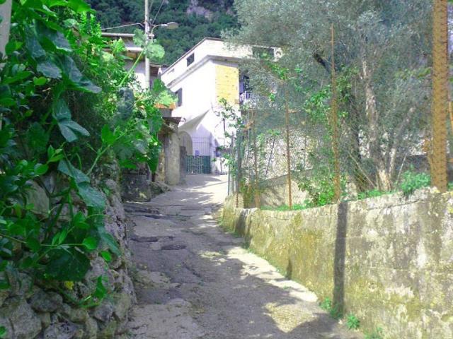 Terreno in vendita a Montecorvino, Campania