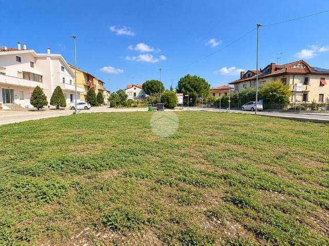 Terreno in vendita a Montecosaro Scalo, Montecosaro