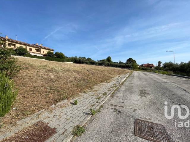 Terreno in vendita a Montegranaro, Fermo