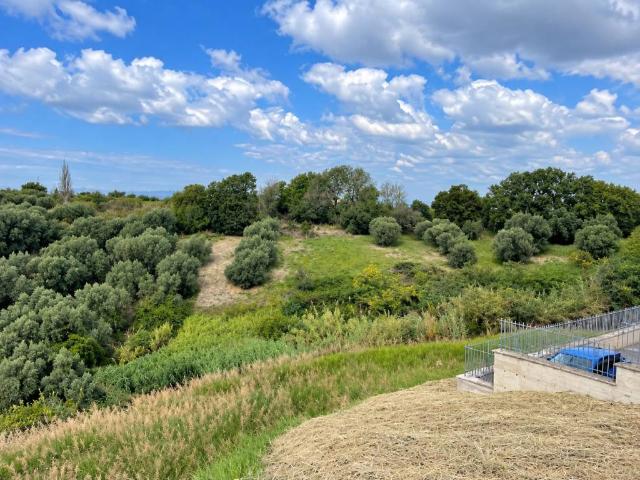 Terreno in vendita a Monterotondo, Roma Capitale