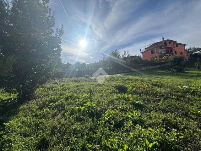 Terreno in vendita a Monterotondo, Roma Capitale