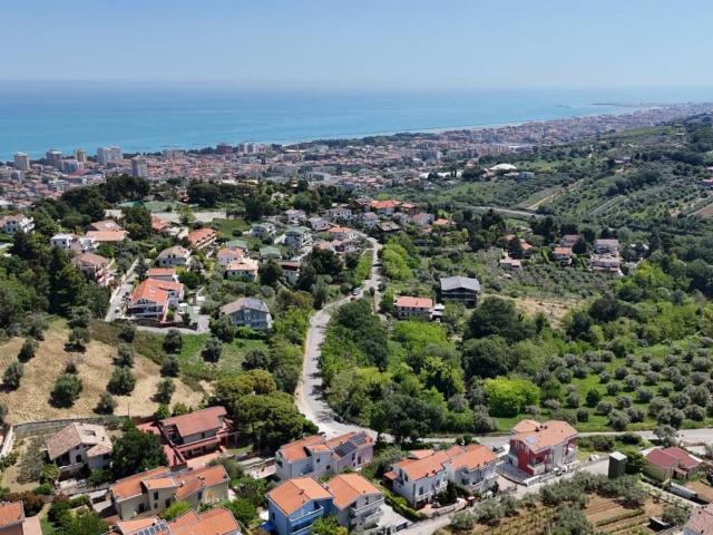 Terreno in vendita a Montesilvano, Abruzzo