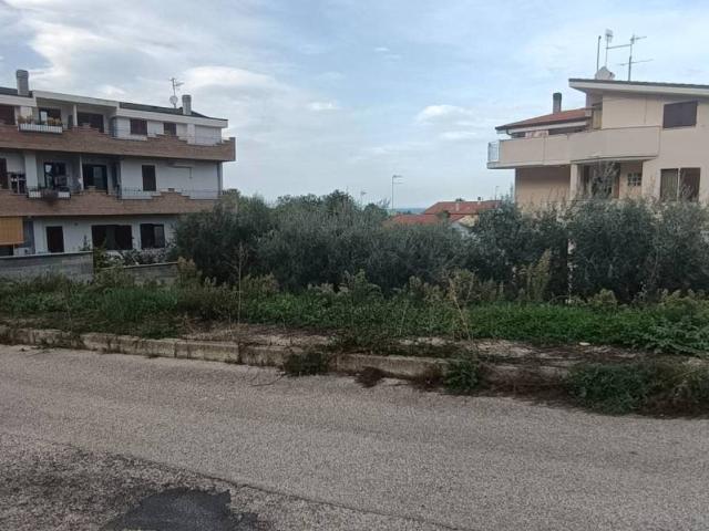 Terreno in vendita a Montesilvano, Abruzzo