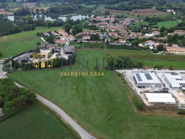 Terreno in vendita a Castellaro Lagusello, Monzambano
