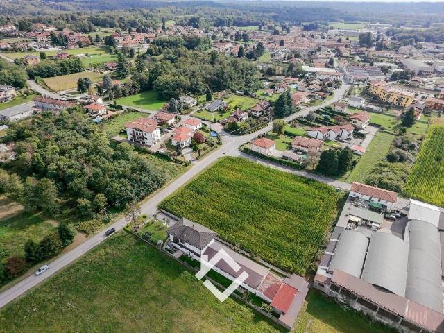 Terreno in vendita a Mornago, Lombardia
