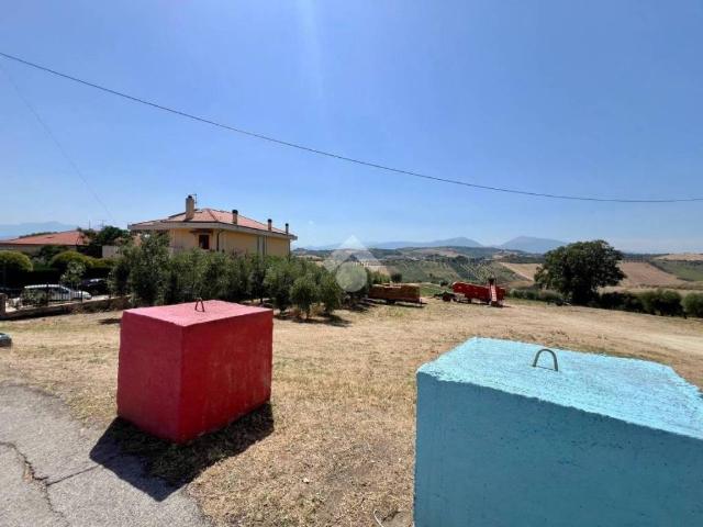 Terreno in vendita a Mosciano Sant'angelo, Abruzzo