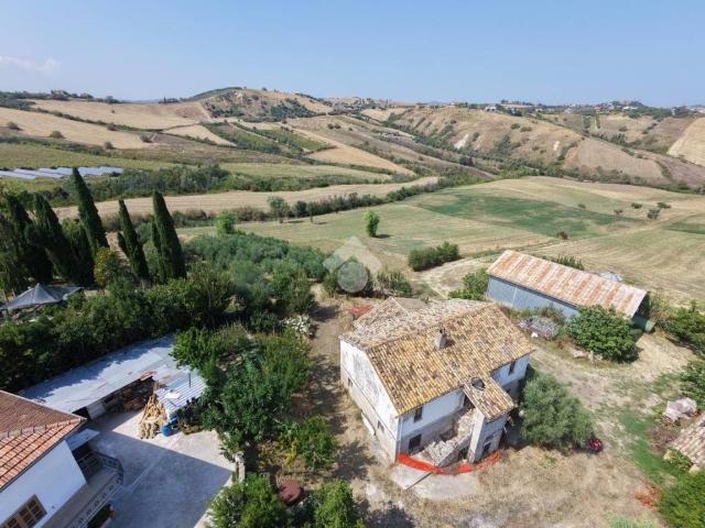 Terreno in vendita a Mosciano Sant'angelo, Abruzzo