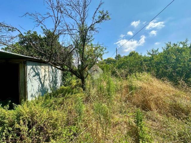 Terreno in vendita a Paratina, Campania
