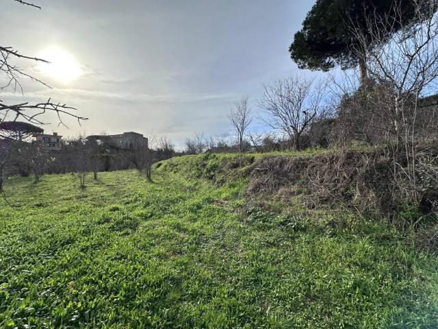 Terreno in vendita a Paratina, Campania
