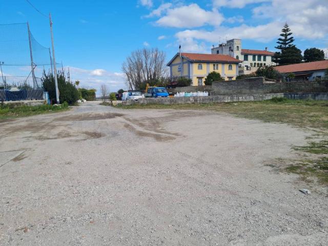Terreno in vendita a Paratina, Campania