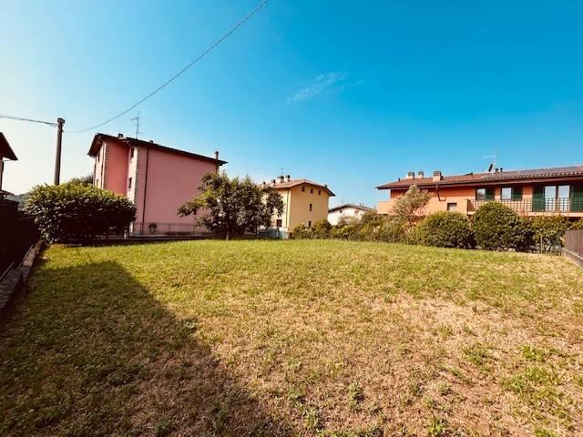 Terreno in vendita a Nembro, Lombardia