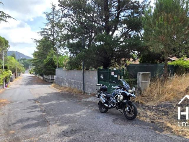 Terreno in vendita a Nicolosi, Sicilia