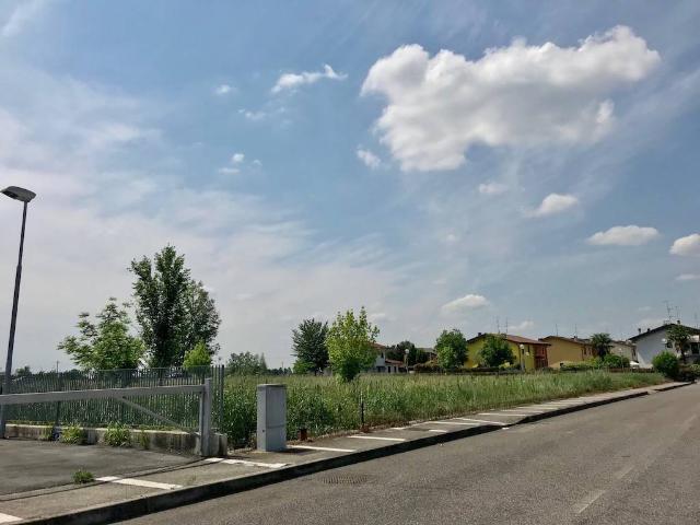 Terreno in vendita a Nogarole Rocca, Veneto