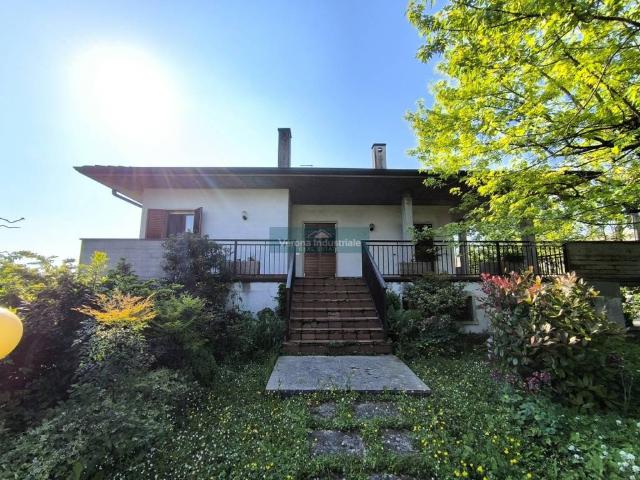 Terreno in vendita a Nogarole Rocca, Veneto