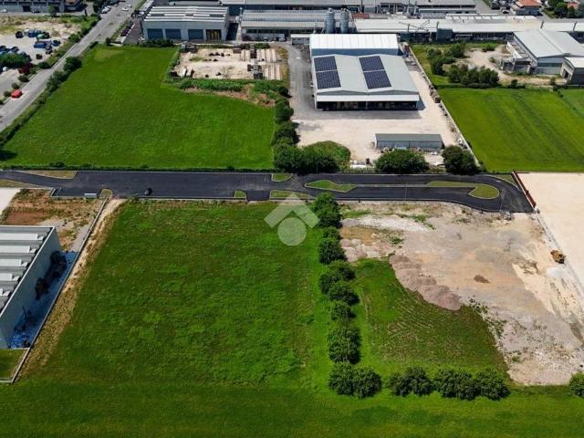 Terreno in vendita a Nuvolera, Lombardia