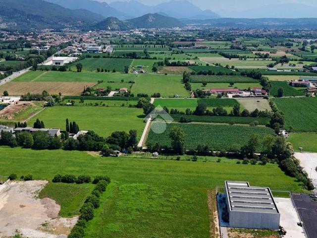 Terreno in vendita a Nuvolera, Lombardia