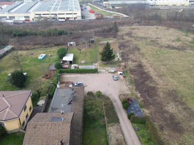 Terreno in vendita a Oggiona Con Santo Stefano, Lombardia