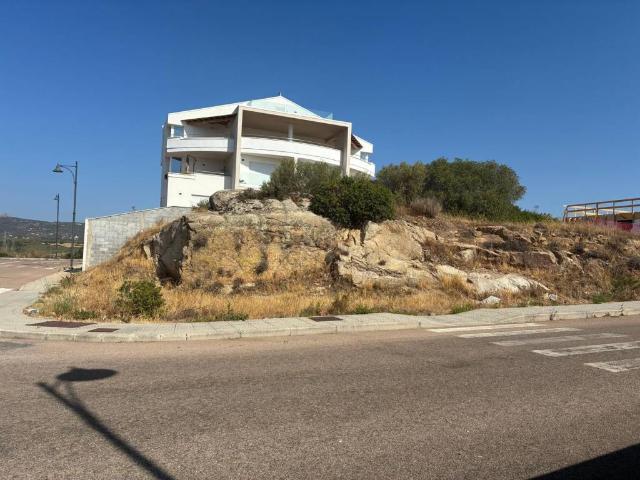Terreno in vendita a Sa Minda Noa, San Pantaleo