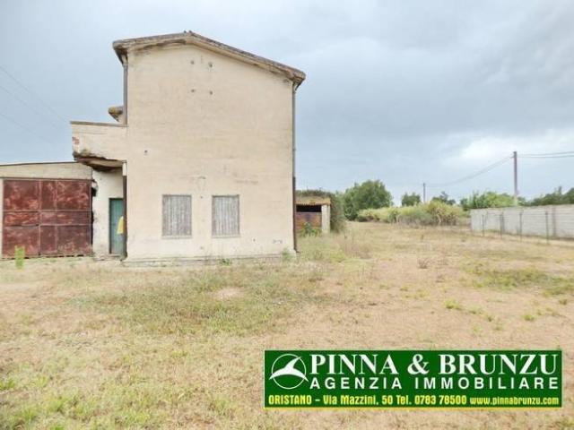 Villa Indipendente in vendita a Oristano, Sardigna/Sardegna