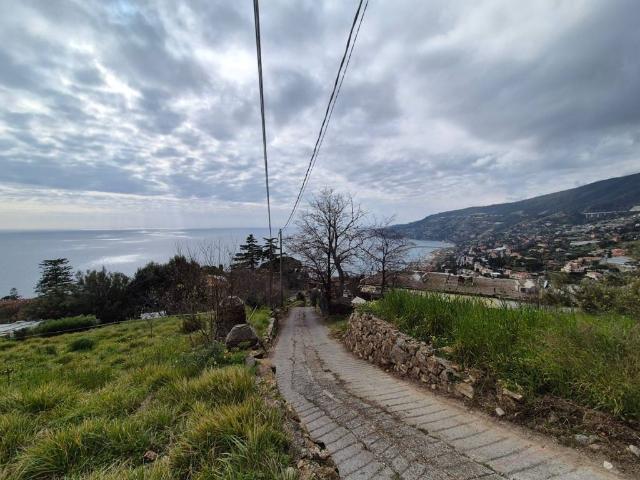 Terreno in vendita a Ospedaletti, Liguria